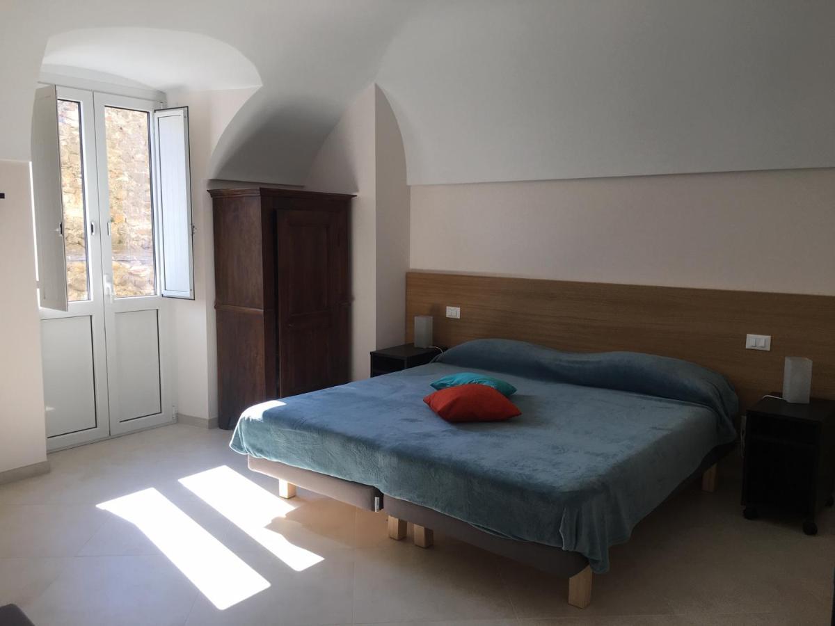 Case Rossa E Blu Villanova d'Albenga Exteriör bild