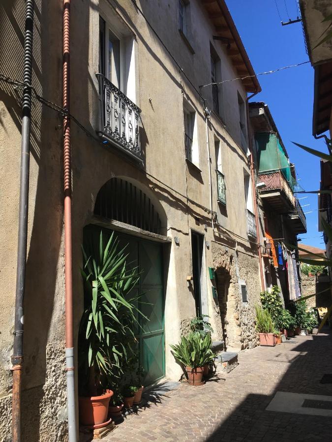 Case Rossa E Blu Villanova d'Albenga Exteriör bild